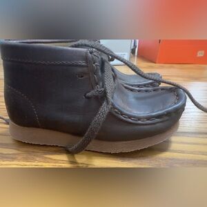 Clarks walls been Originals brown kids size 7 Shoes